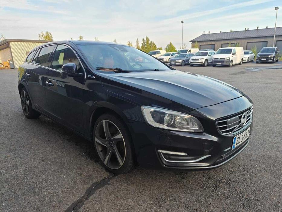 VOLVO V60 2014
