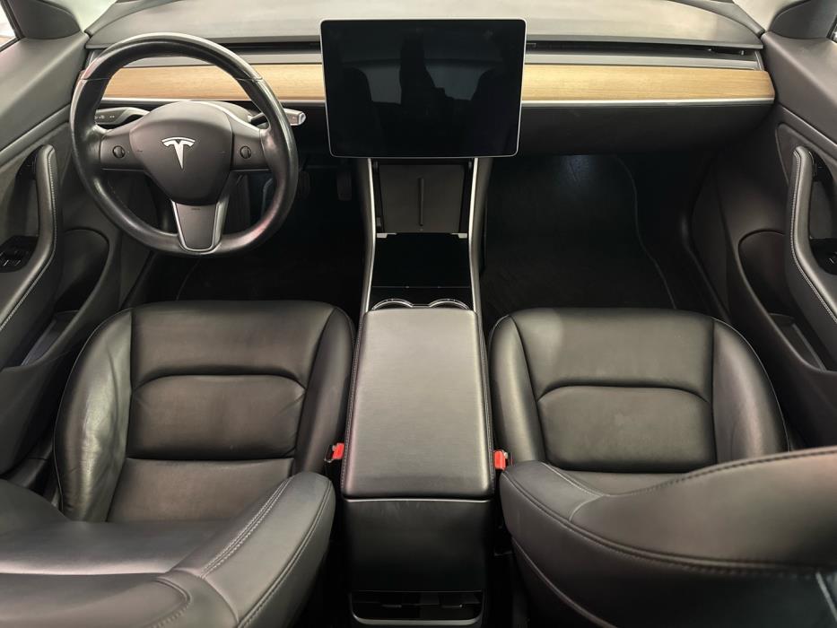 TESLA Model 3 2019