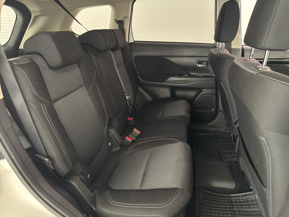 MITSUBISHI Outlander PHEV 2020