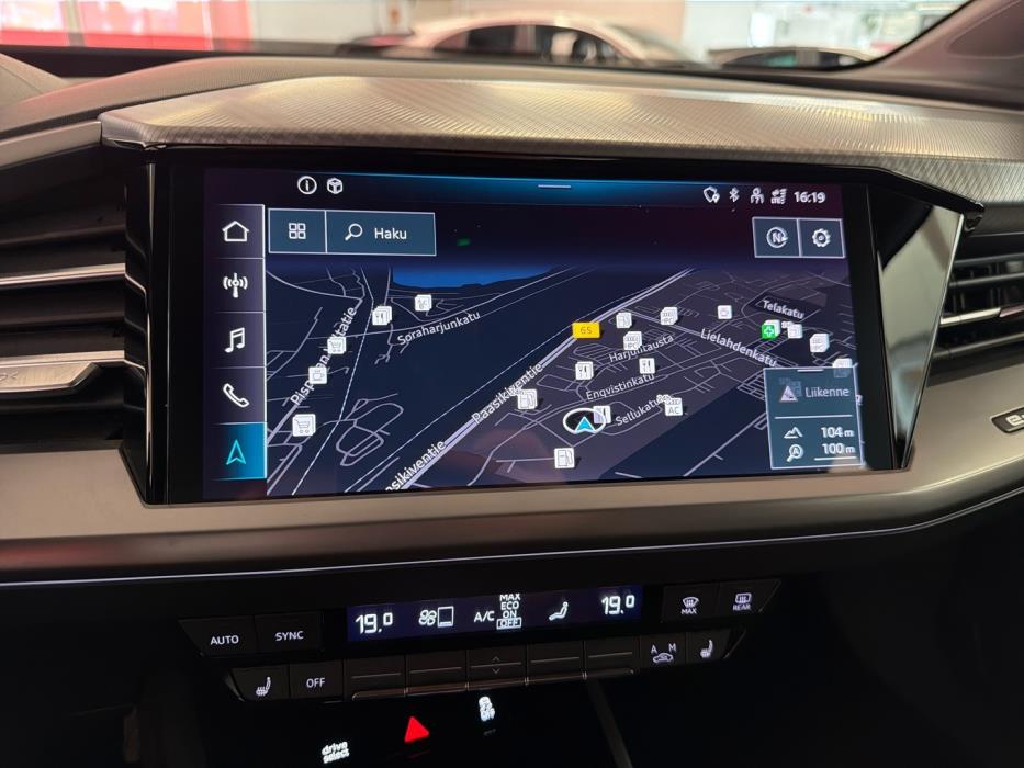 AUDI Q4 e-tron 2023