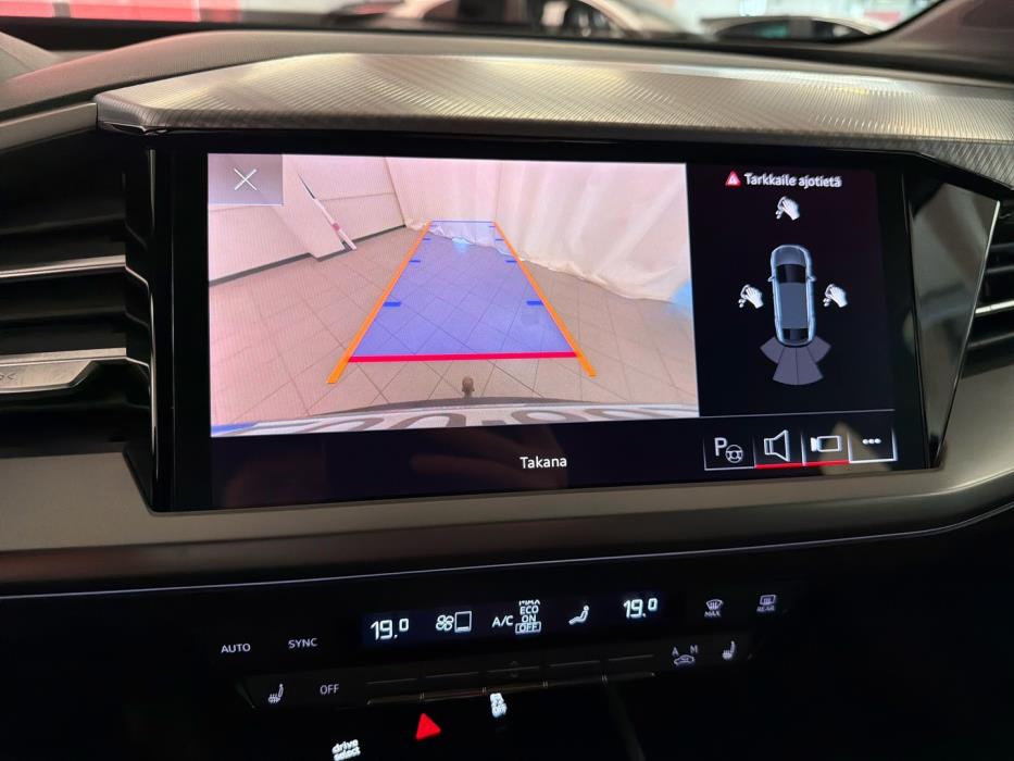 AUDI Q4 e-tron 2023