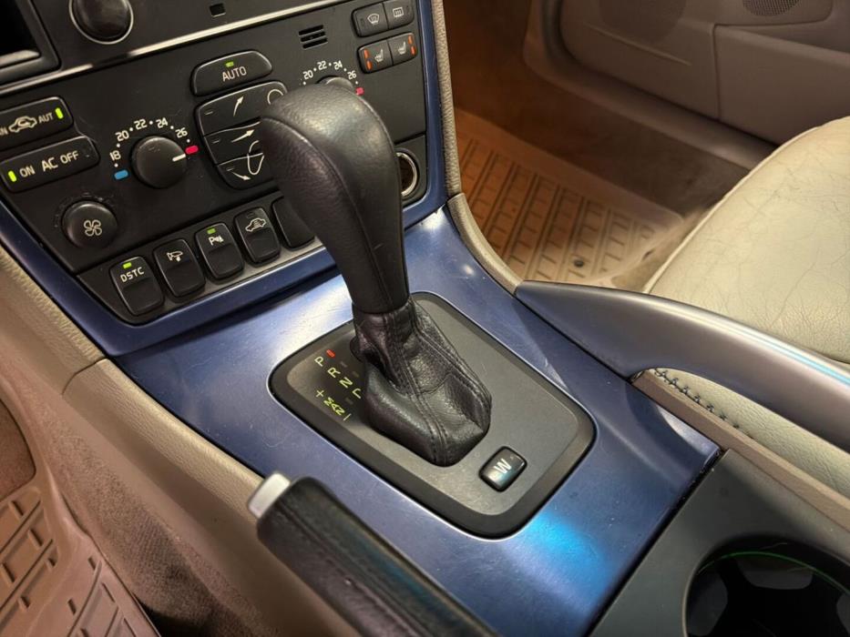 VOLVO XC70 2006