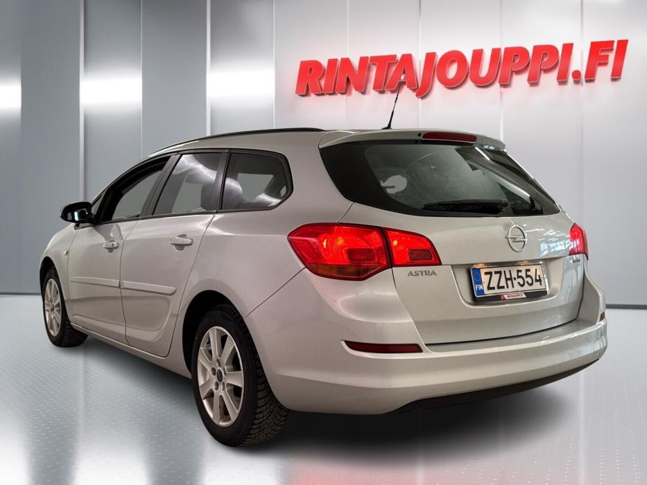 OPEL Astra 2012