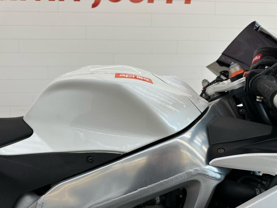 APRILIA RSV4 2010