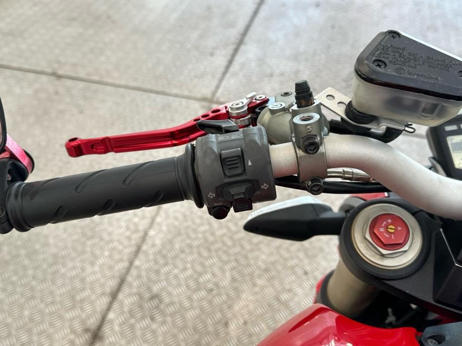 DUCATI STREETFIGHTER 2012