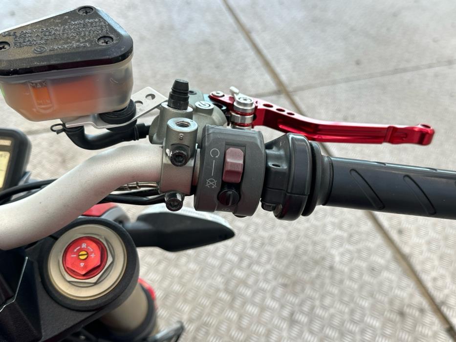 DUCATI STREETFIGHTER 2012