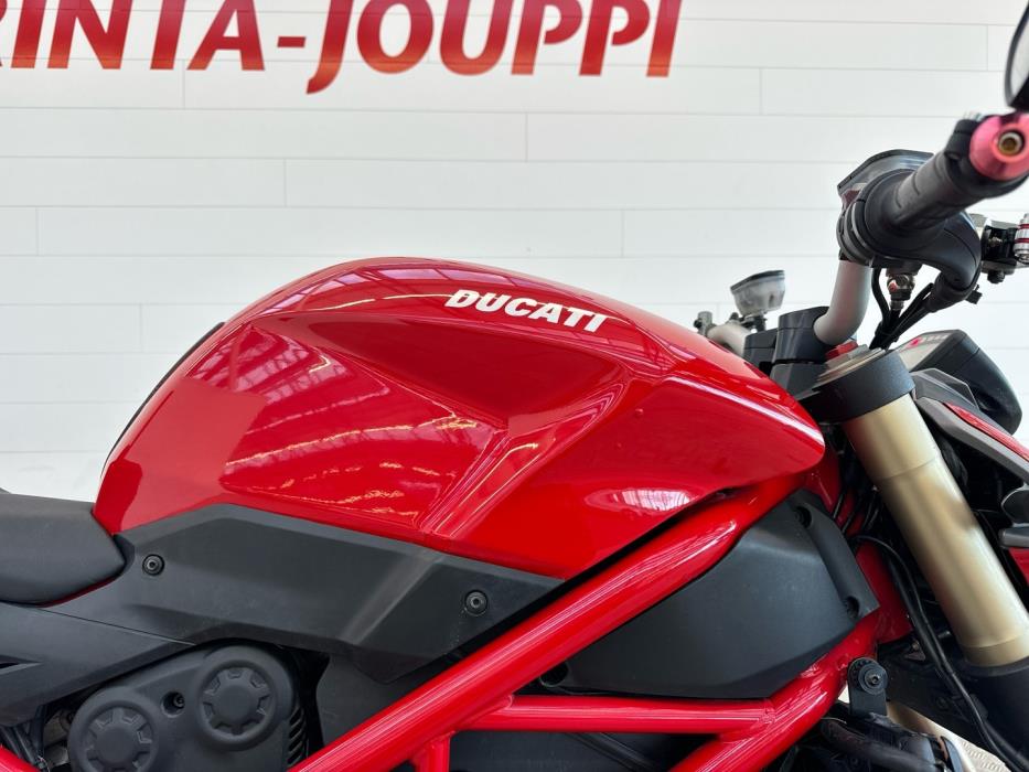 DUCATI STREETFIGHTER 2012