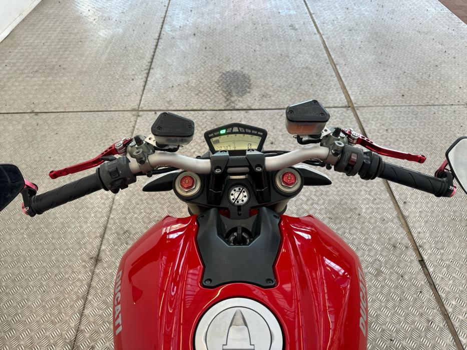 DUCATI STREETFIGHTER 2012