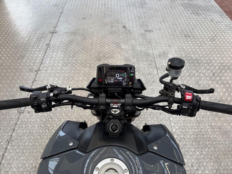 YAMAHA MT-09 2021