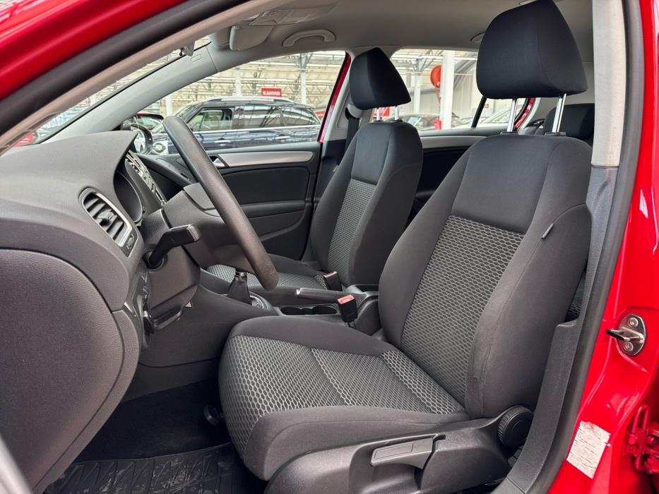 VOLKSWAGEN Golf 2011