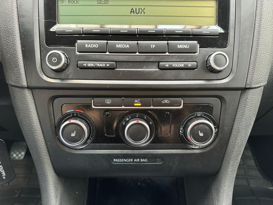 VOLKSWAGEN Golf 2011
