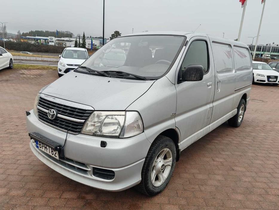 TOYOTA Hiace 2011