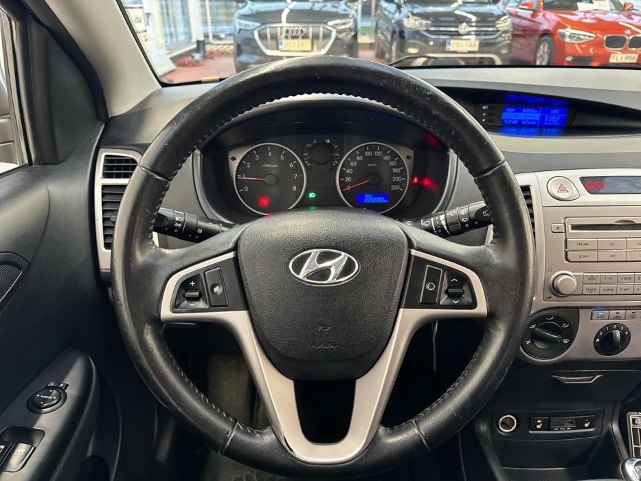 HYUNDAI i20 2012