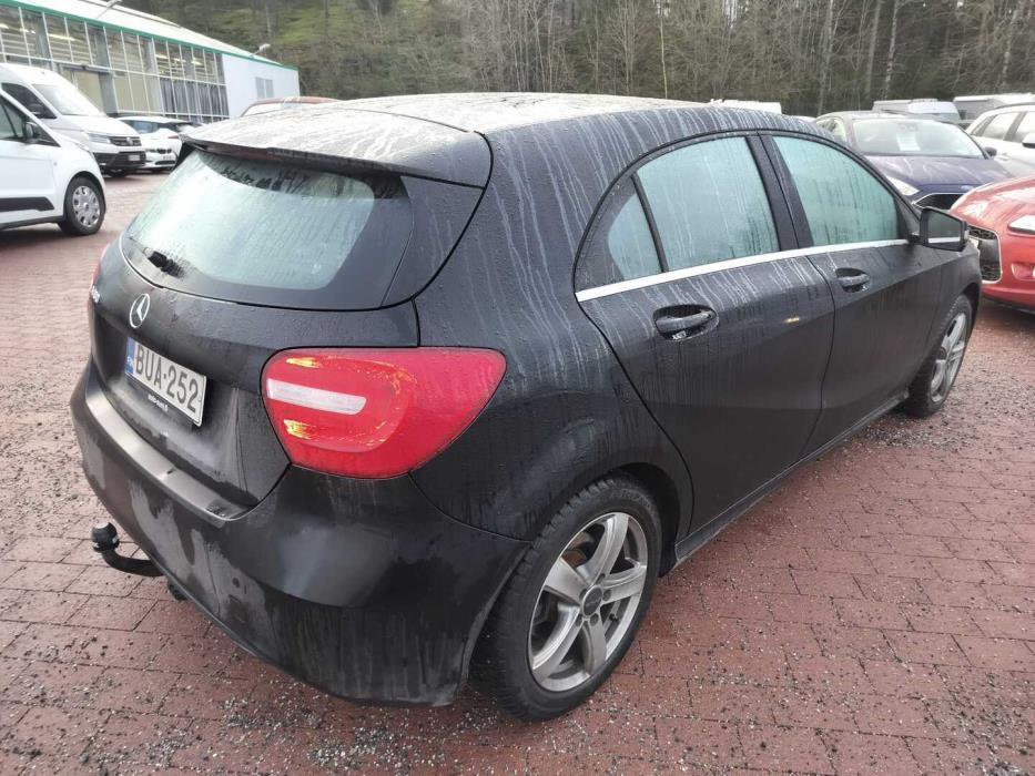 MERCEDES-BENZ A 2015