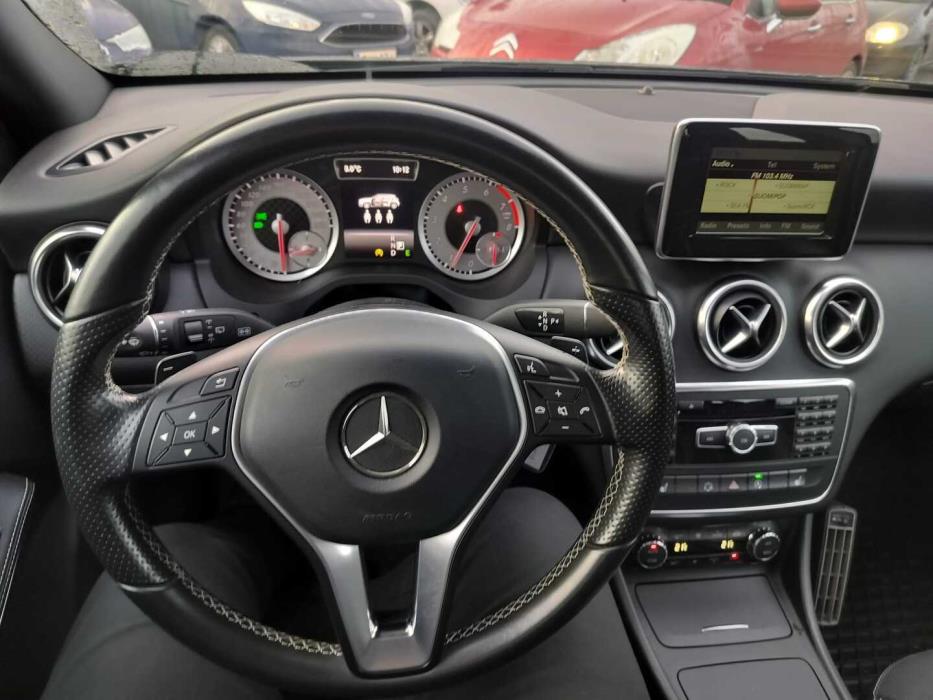 MERCEDES-BENZ A 2015