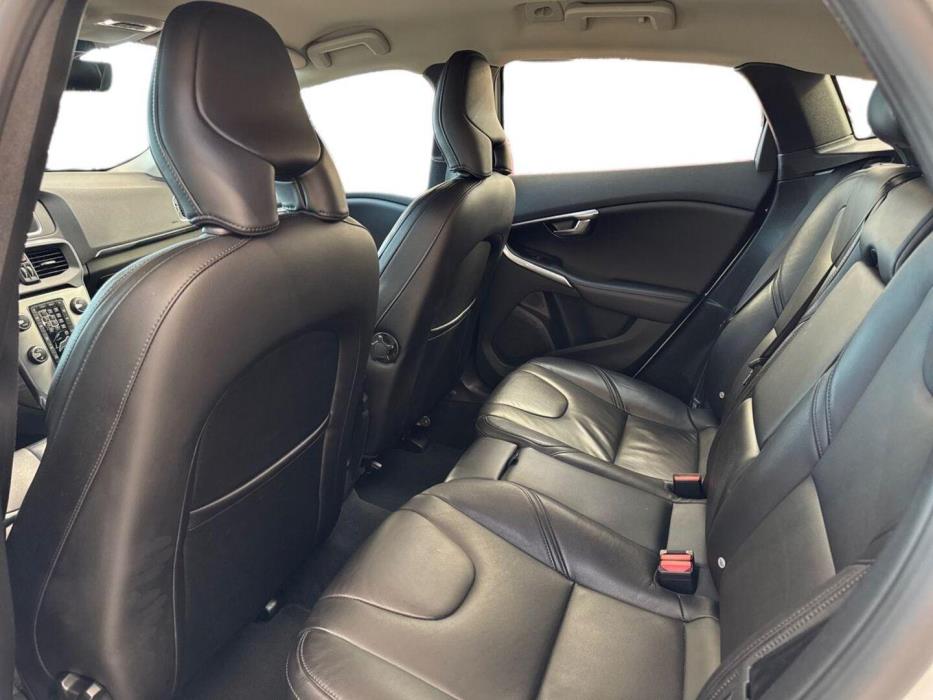 VOLVO V40 2017