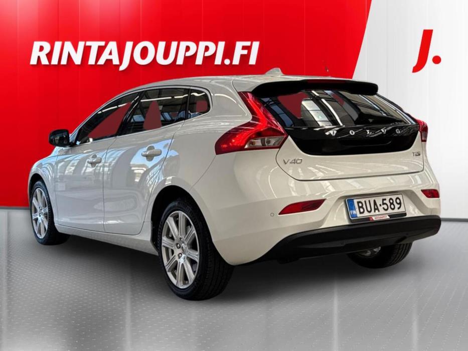 VOLVO V40 2017