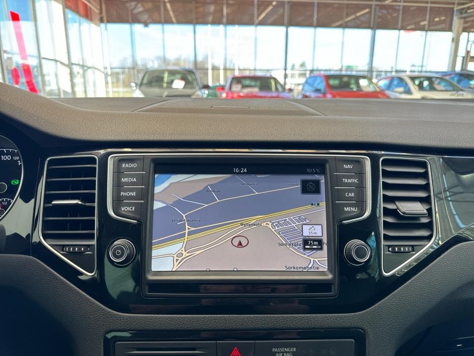VOLKSWAGEN Golf Sportsvan 2016