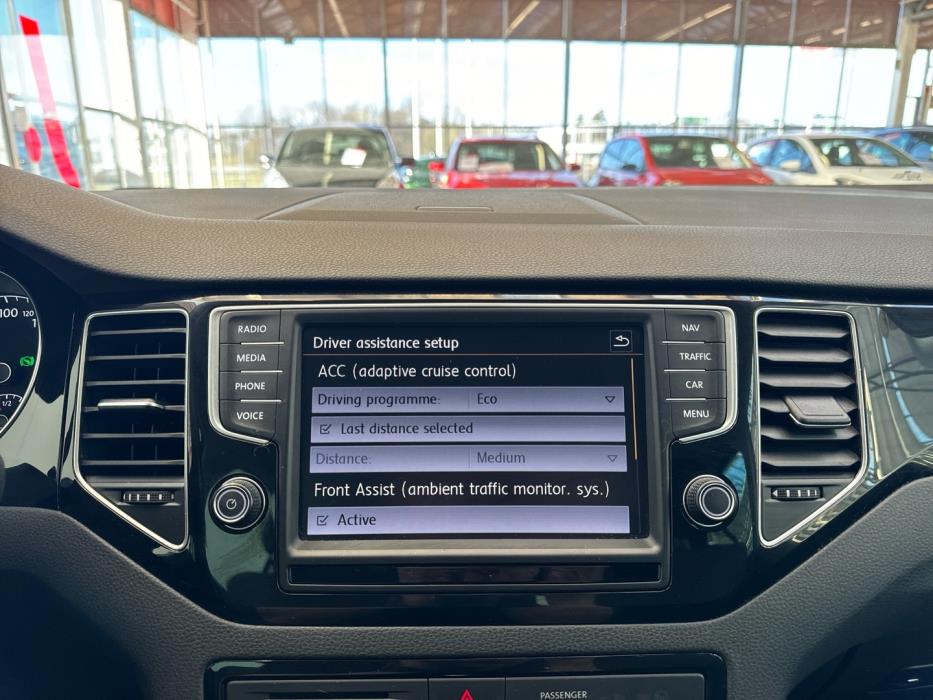 VOLKSWAGEN Golf Sportsvan 2016