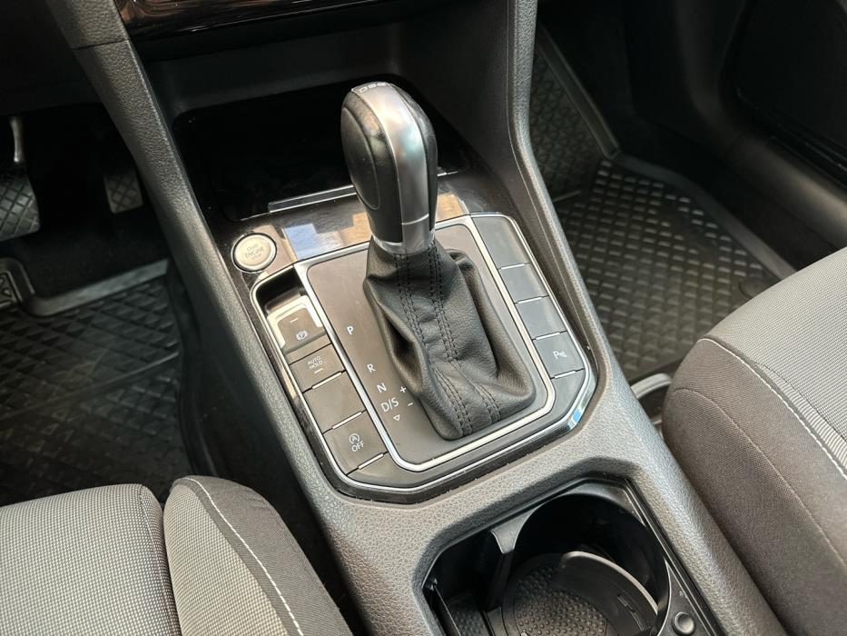 VOLKSWAGEN Golf Sportsvan 2016