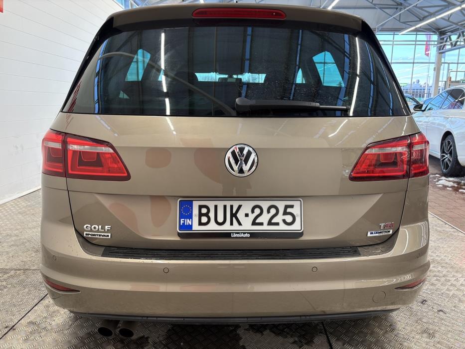 VOLKSWAGEN Golf Sportsvan 2016