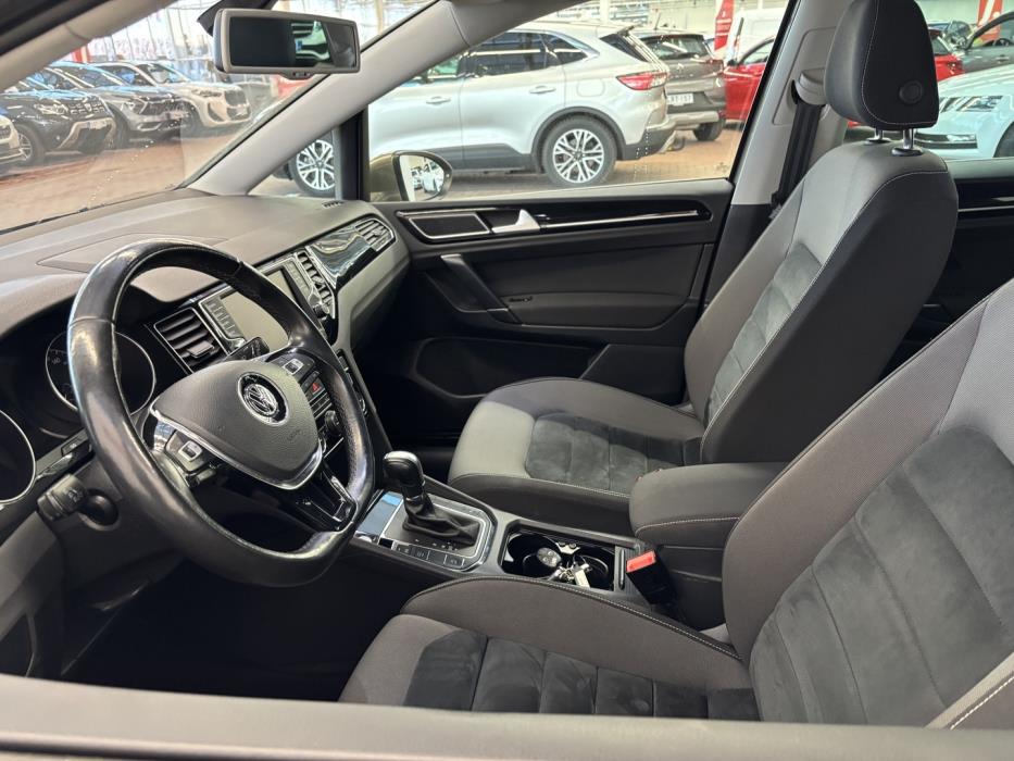 VOLKSWAGEN Golf Sportsvan 2016