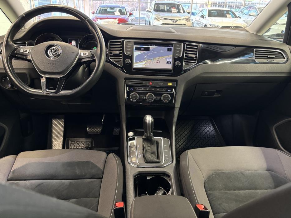 VOLKSWAGEN Golf Sportsvan 2016