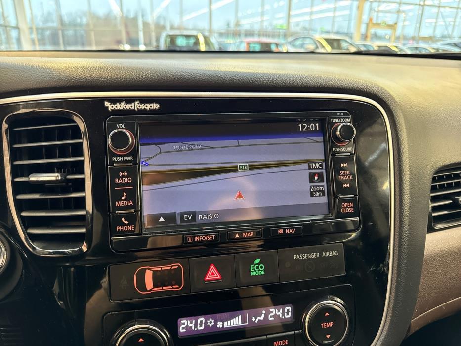 MITSUBISHI Outlander PHEV 2015