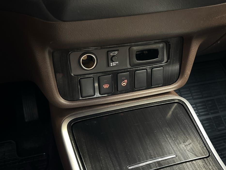 MITSUBISHI Outlander PHEV 2015