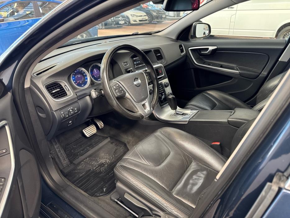 VOLVO V60 2011