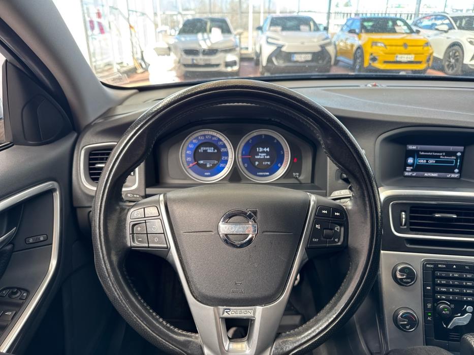 VOLVO V60 2011