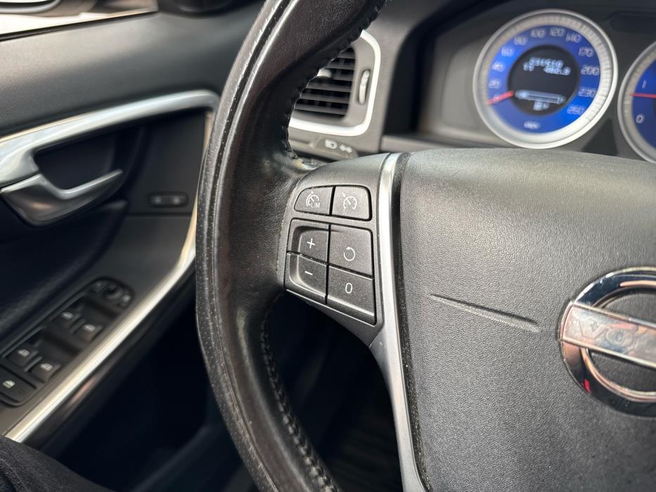 VOLVO V60 2011