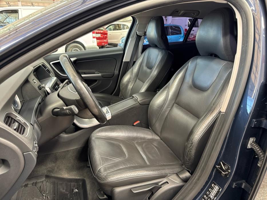 VOLVO V60 2011