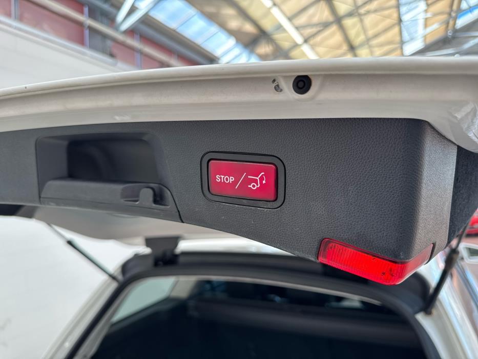 MERCEDES-BENZ E 2015