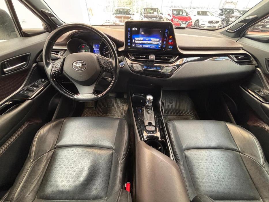 TOYOTA C-HR 2017