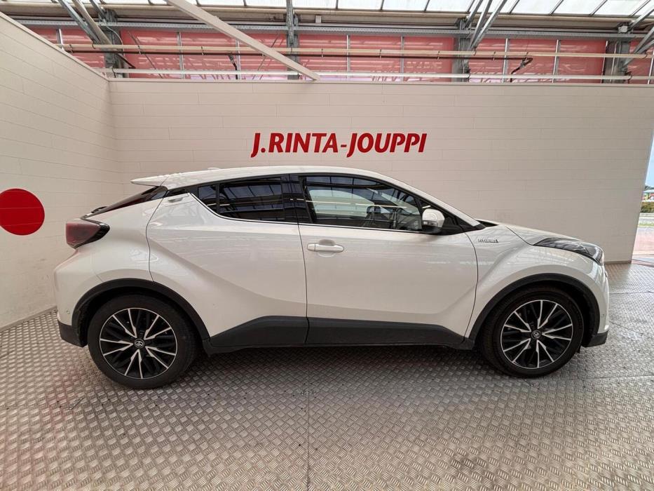 TOYOTA C-HR 2017