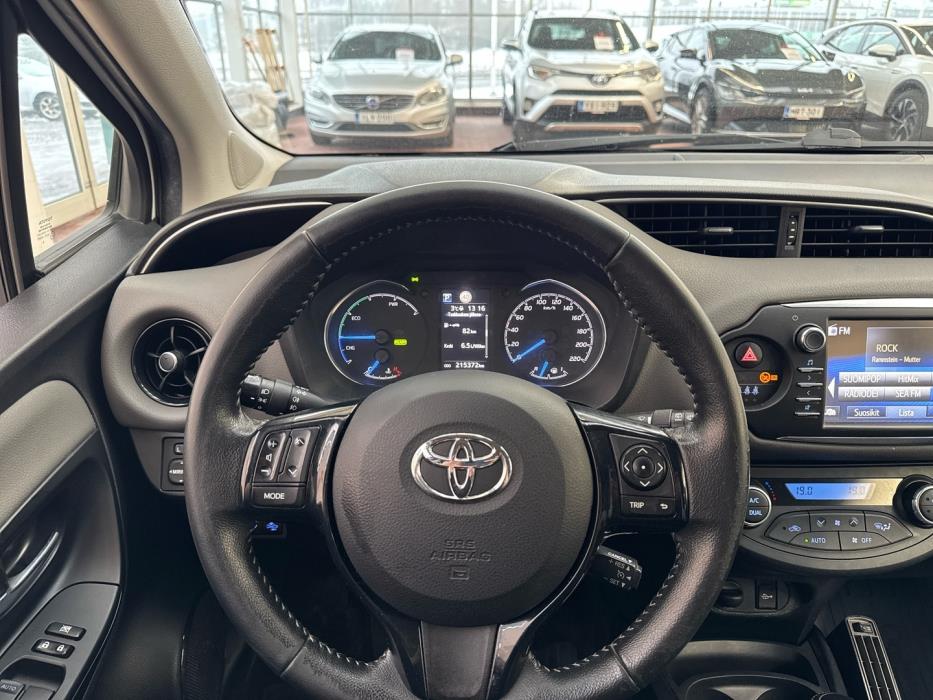 TOYOTA Yaris 2019