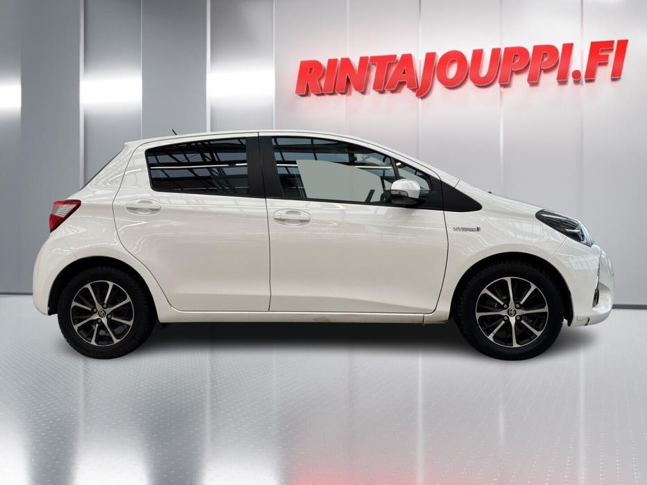 TOYOTA Yaris 2019