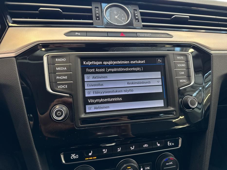 VOLKSWAGEN Passat 2016