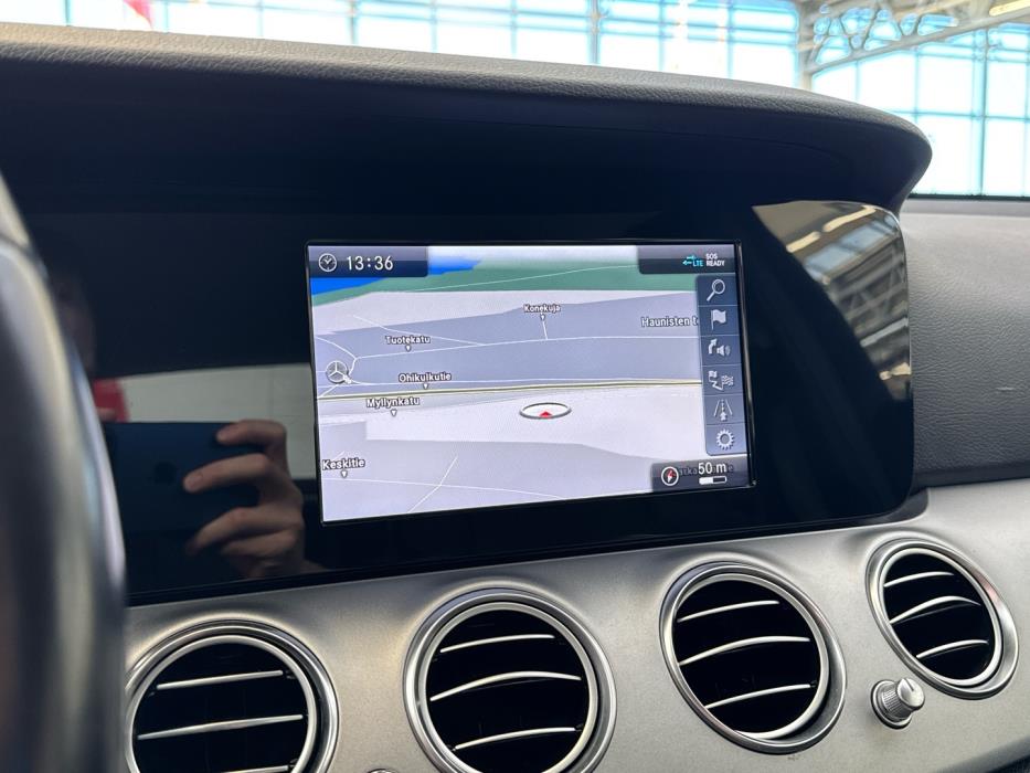 MERCEDES-BENZ E 2019