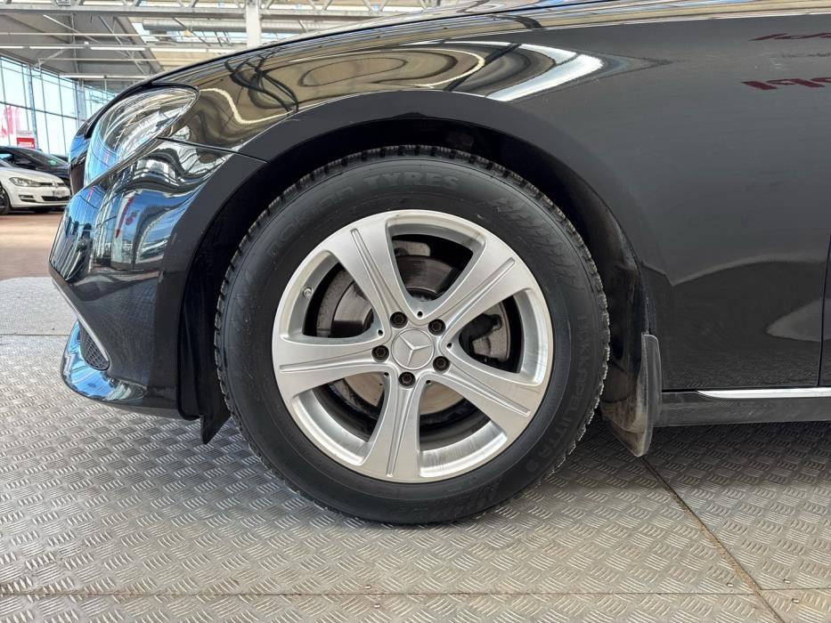 MERCEDES-BENZ E 2019