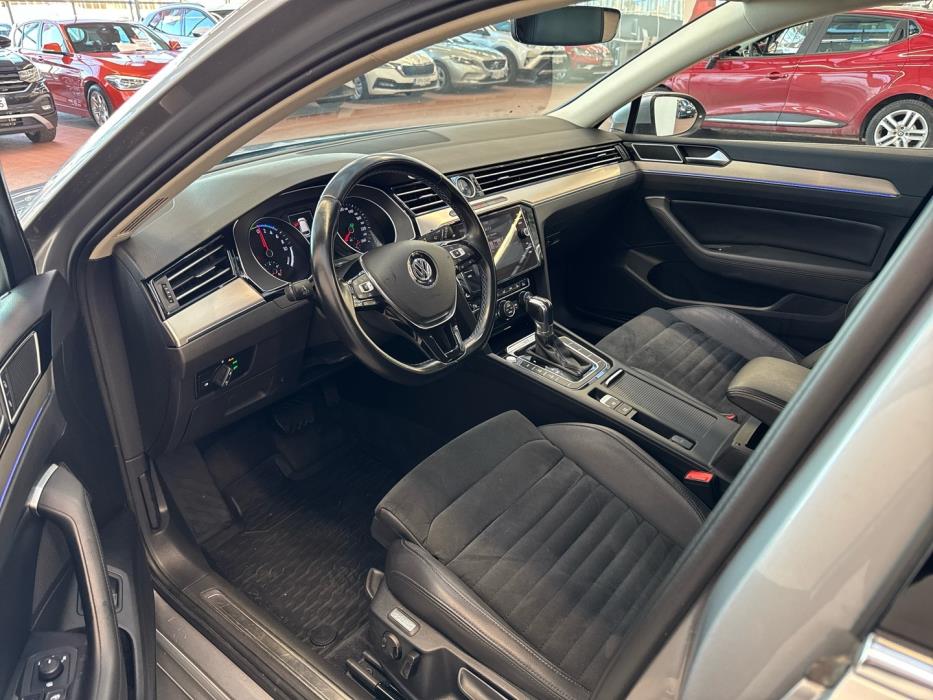 VOLKSWAGEN Passat 2018