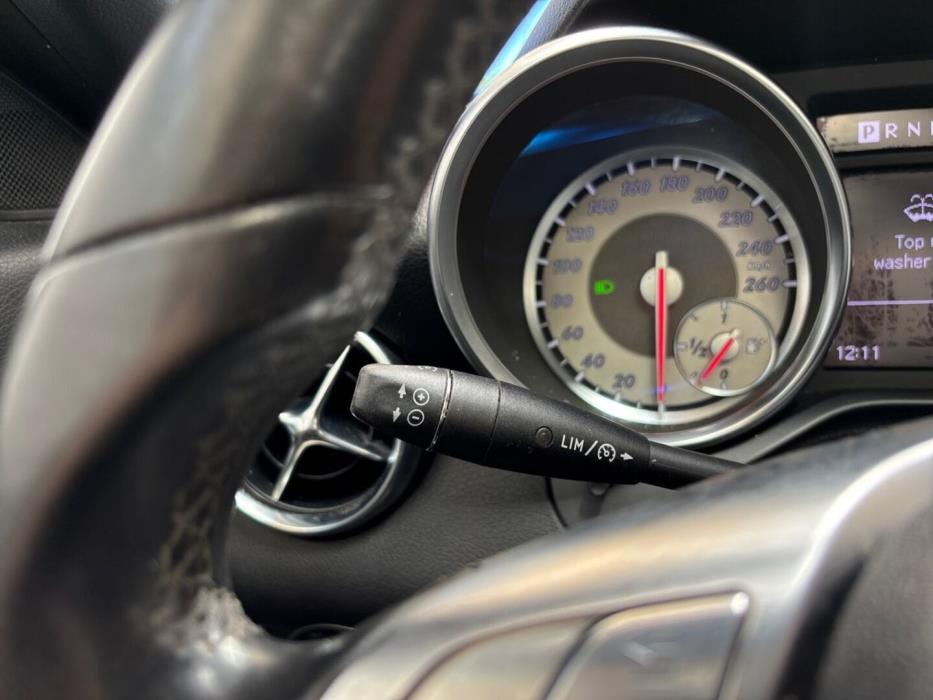 MERCEDES-BENZ SLK 2011