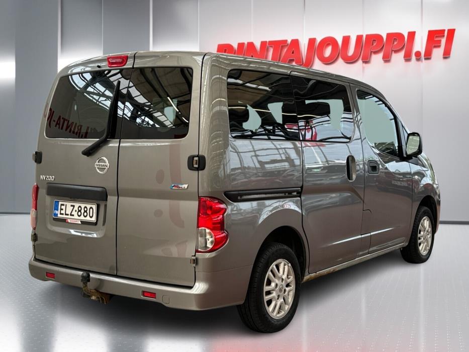NISSAN NV200 2011