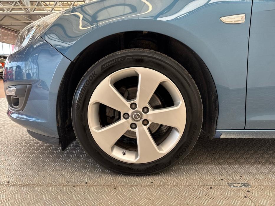 OPEL Astra 2014