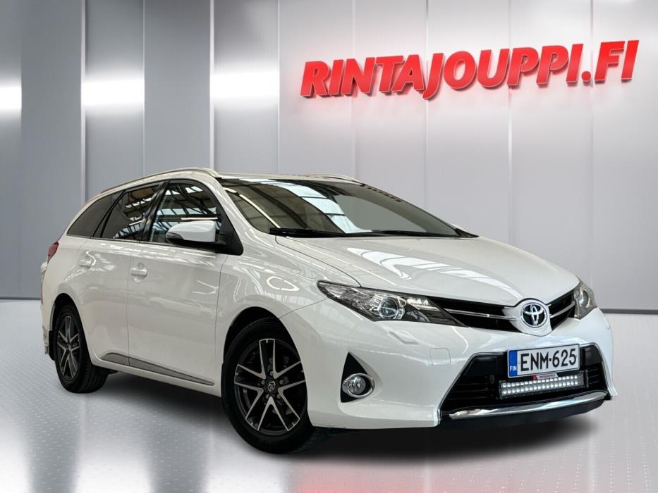 TOYOTA Auris 2015