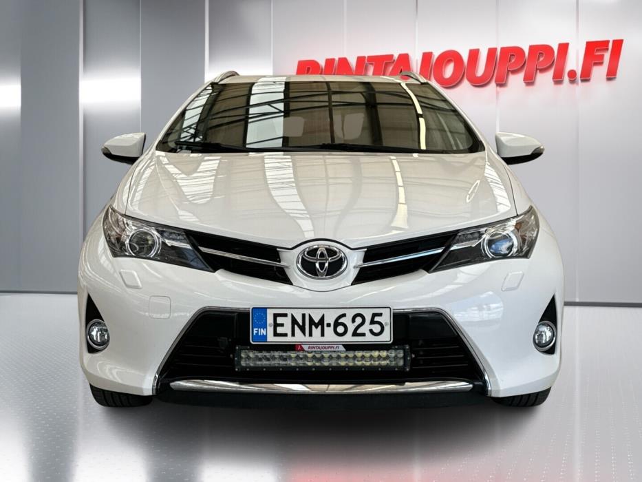 TOYOTA Auris 2015