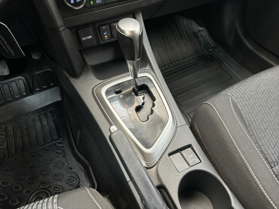 TOYOTA Auris 2015