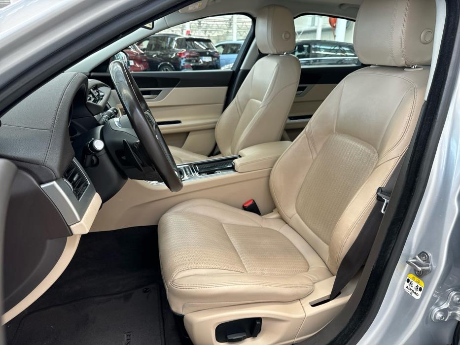 JAGUAR XF 2018