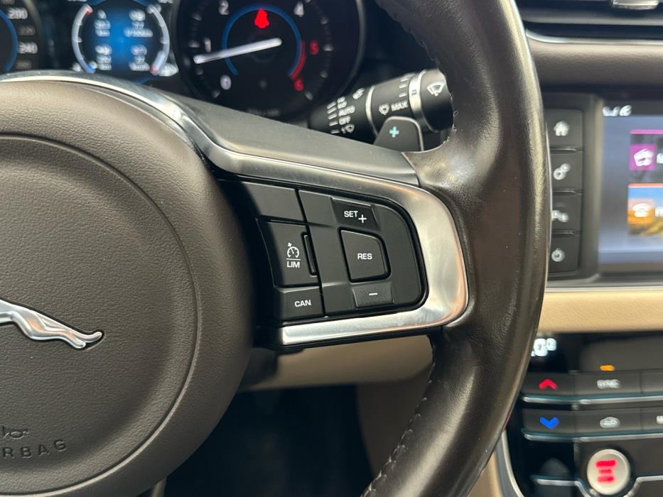 JAGUAR XF 2018